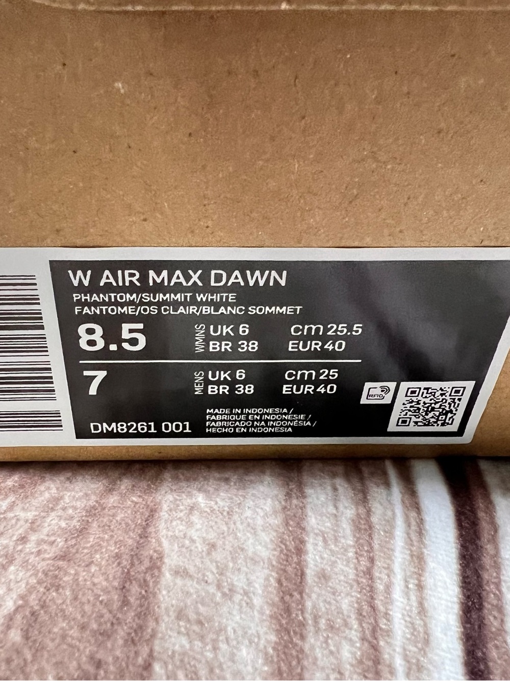 Nike phantom dawn sneakers 8.5 - Picture 11 of 13